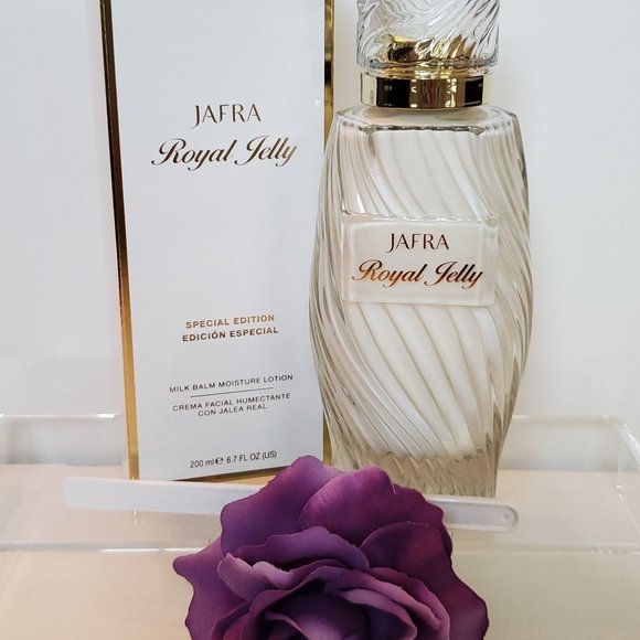 JAFRA ROYAL JELLY SPECIAL EDITION MILK BALM MOISTURE LOTION 6.7 OZ - Picture 1 of 3